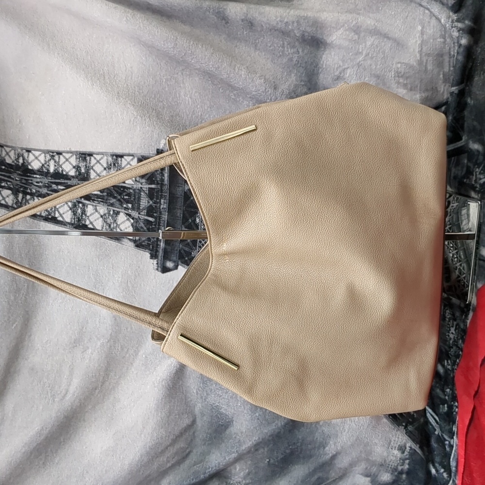 Vince camuto tan leather purse